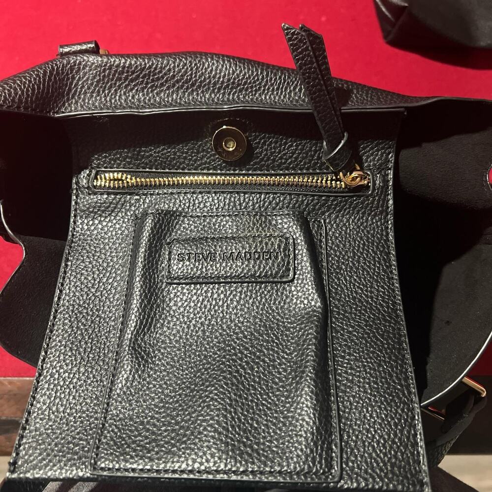 Black leather steve madden shoulder - Picture 5 of 6